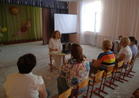 Сегодня в нашем саду состоялась очередная встреча катехизатора Н. Г. Хомяковой с педагогами сада по духовно-нравственному развитию и воспитанию дошкольников посредством ознакомления с православным праздником "Троица". Сегодня в нашем саду состоялась очередная встреча катехизатора Н. Г. Хомяковой с педагогами сада по духовно-нравственному развитию и воспитанию дошкольников посредством ознакомления с православным праздником "Троица".